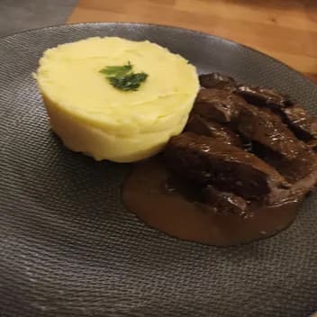 Cote de bœuf Angus-Salers et sa purée de pommes de terre maison